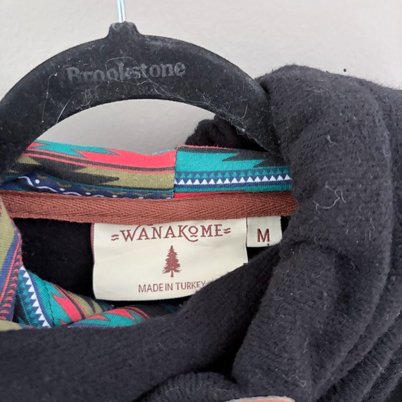 Wanakome Black Hoodie with Patterned Interior - Picture 4 of 8